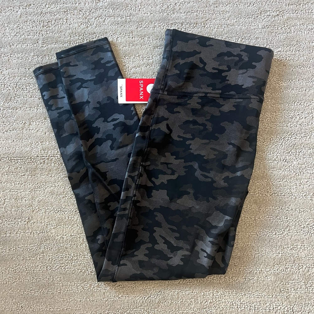 Spanx camo leggings - Size L petite NWT
